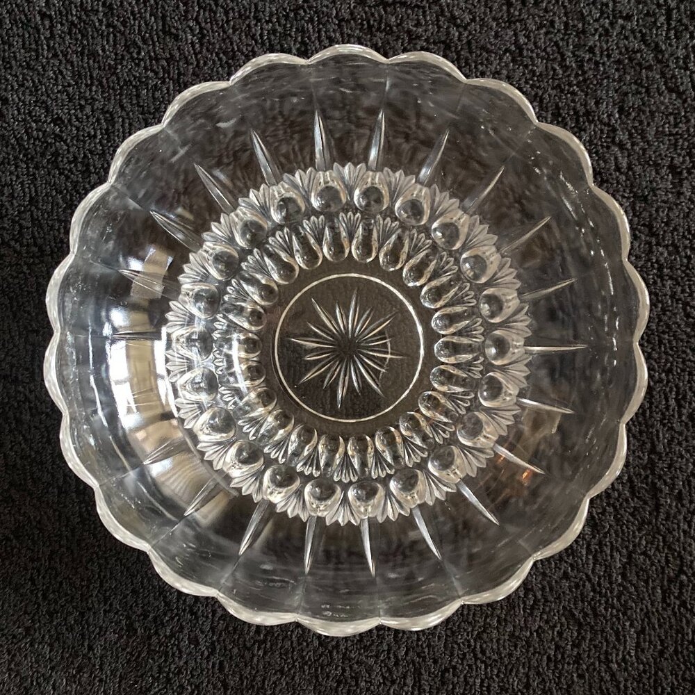 Vintage Federal Glass 8.5" Bowl Heirloom Pattern 1956
